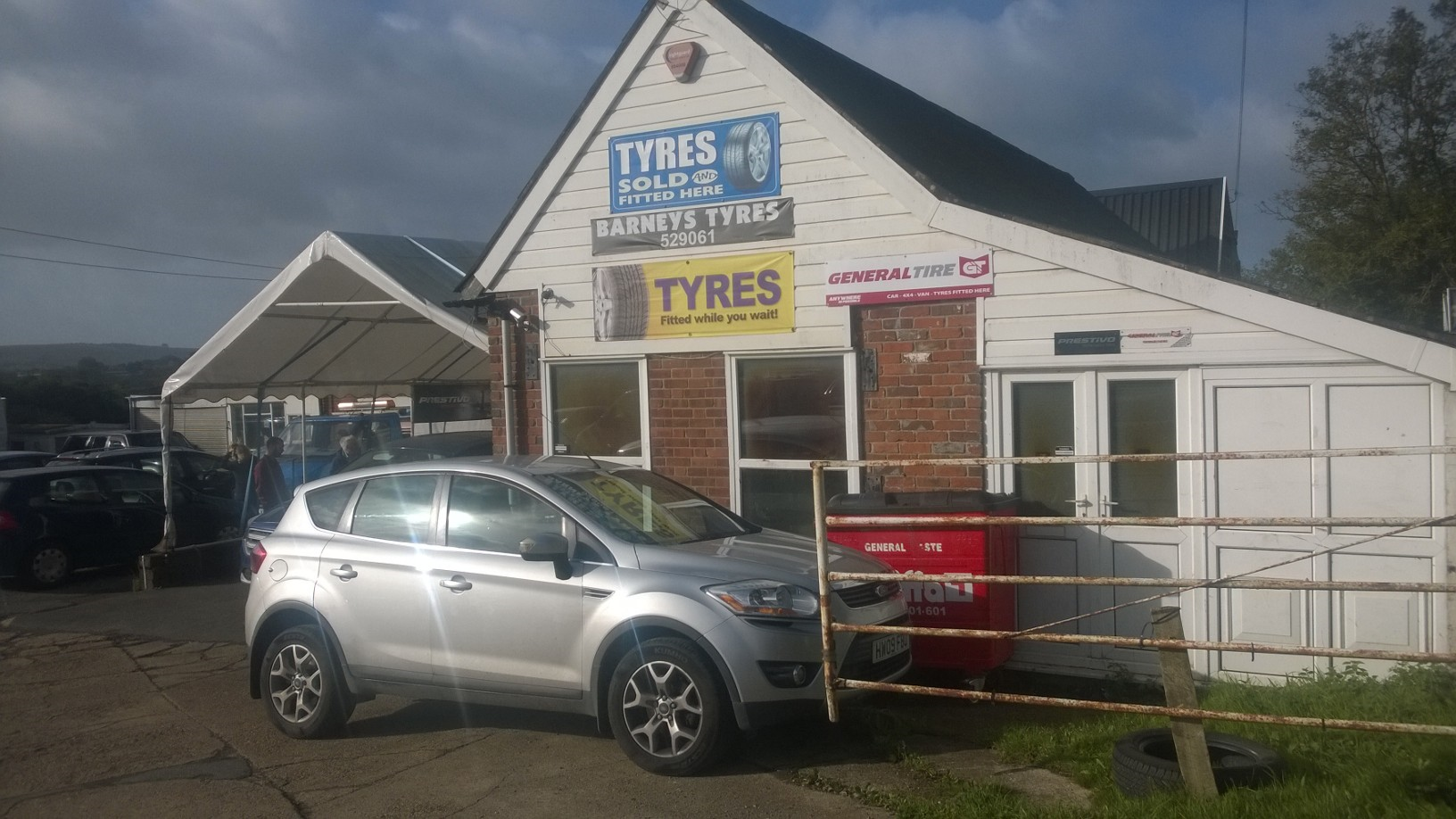 Barneys Tyres